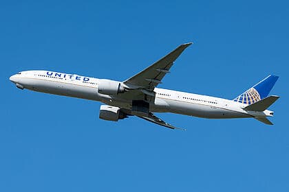 N2747U aircraft
