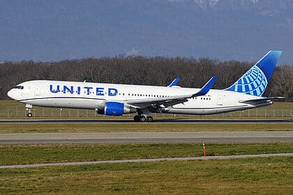 N641UA aircraft