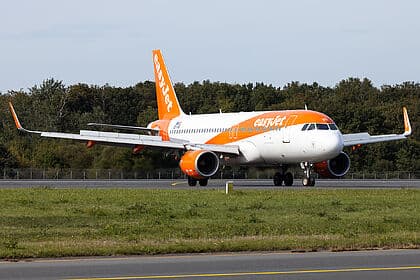OE-IVR aircraft