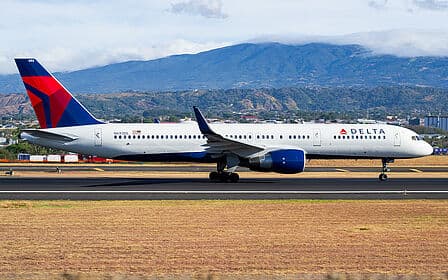 N693DL aircraft